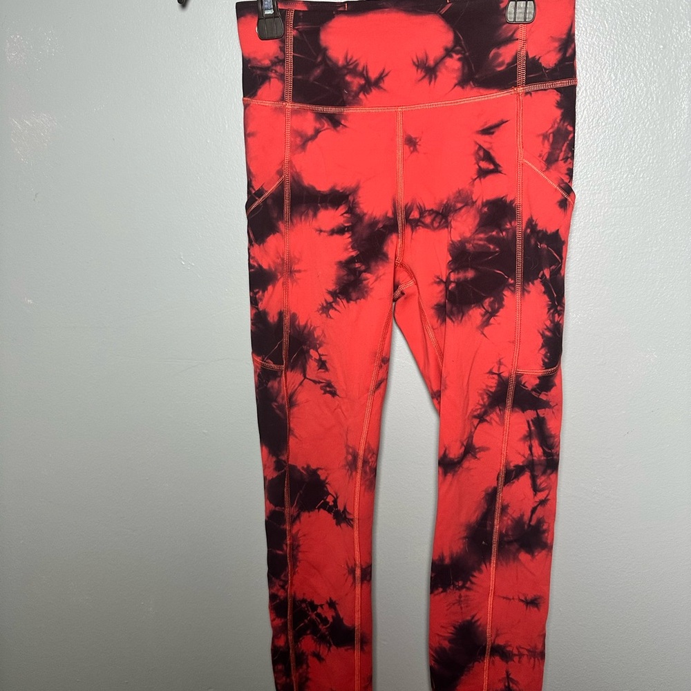 Lululemon Tie-Dye Leggings Red and Black XXS - Picture 2 of 5